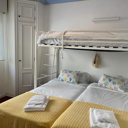 Acogedor A Pie De Playa Con Garaje Nigrán